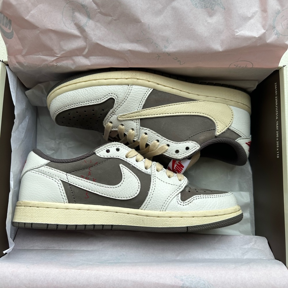 Jordan 1 Low X Travis Scott Reverse Mocha